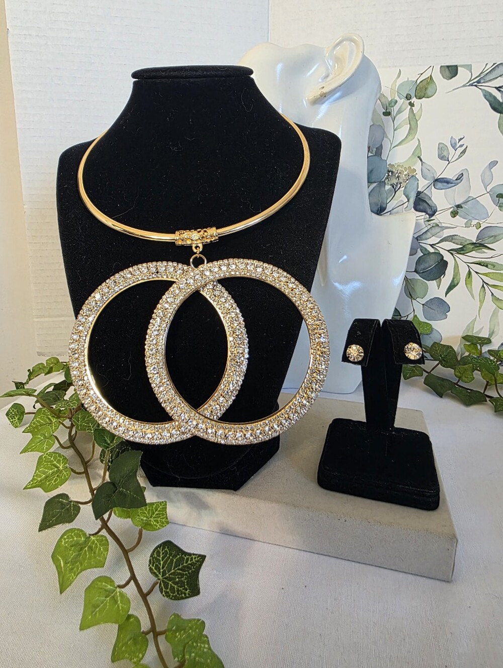 Gold Rhinestone Interlocking Circle Torque Choker Necklace & Earrings Set